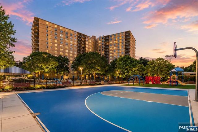 2200 N Central Road 14W, Fort Lee, NJ 07024