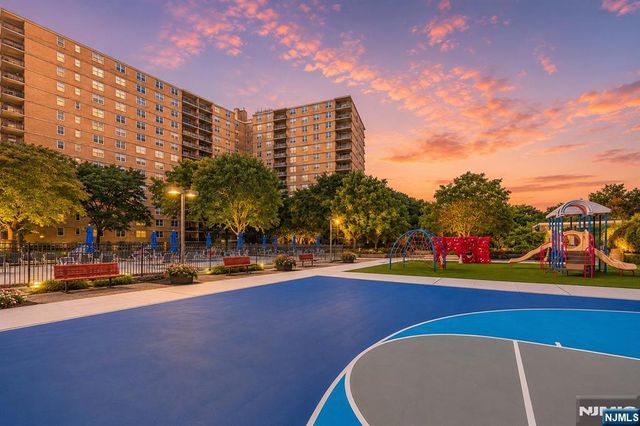 2200 N Central Road 14W, Fort Lee, NJ 07024