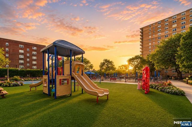 2200 N Central Road 14W, Fort Lee, NJ 07024