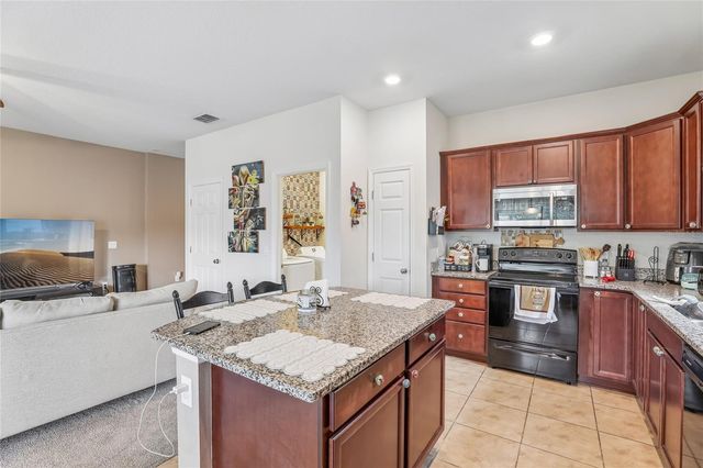 1808 CAYMAN COVE CIR, St Cloud, FL 34772