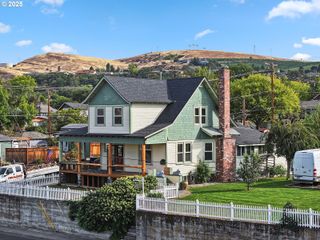 1022 E 10TH St, The Dalles, OR 97058