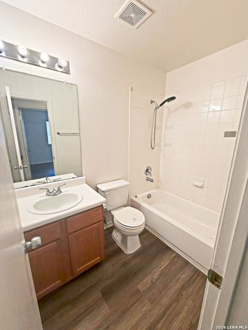 3949 WENSLEDALE DR, Schertz, TX 78108