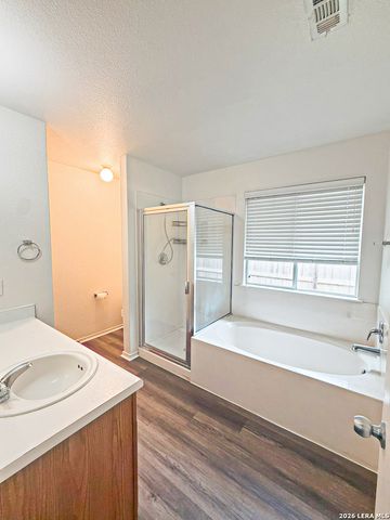 3949 WENSLEDALE DR, Schertz, TX 78108