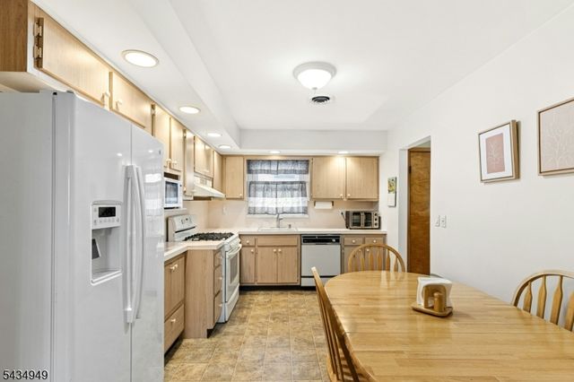 209 Chestnut St, Union Twp., NJ 07083