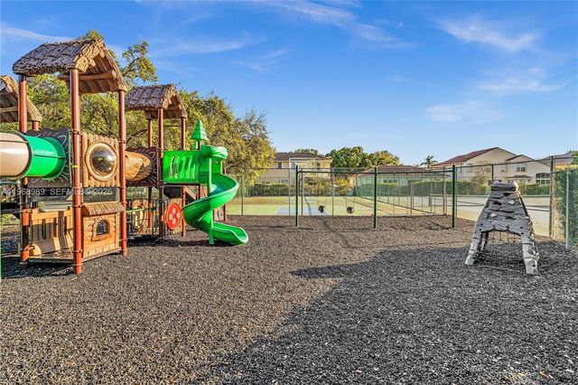 4917 SW 32nd Way, Hollywood, FL 33312