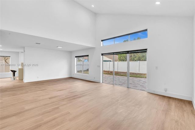 4917 SW 32nd Way, Hollywood, FL 33312