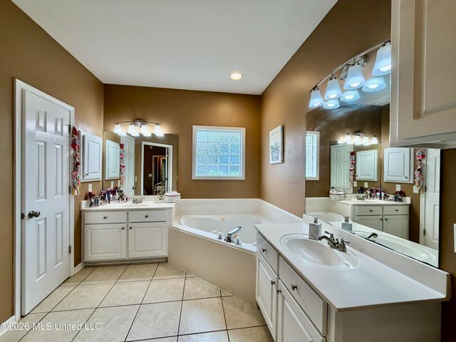 105 Edinburgh Lane, Clinton, MS 39056