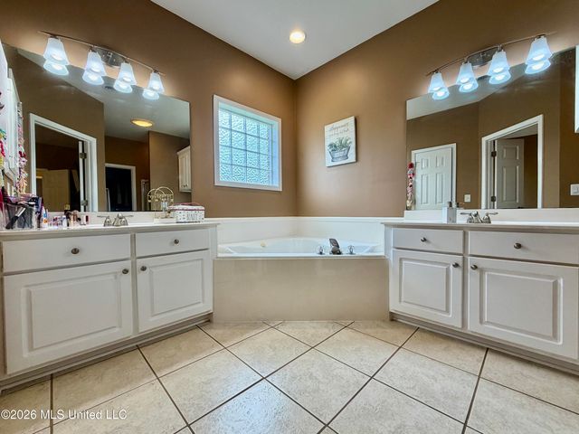 105 Edinburgh Lane, Clinton, MS 39056