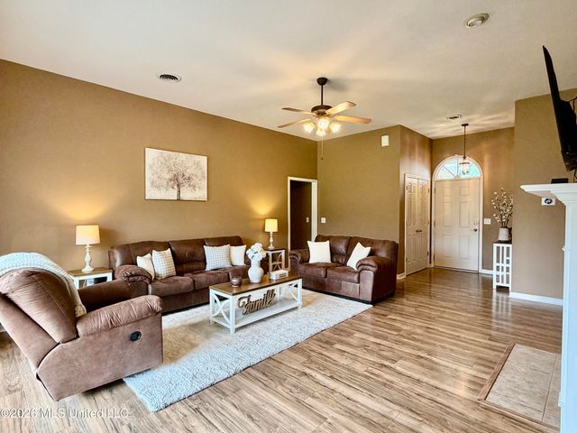 105 Edinburgh Lane, Clinton, MS 39056