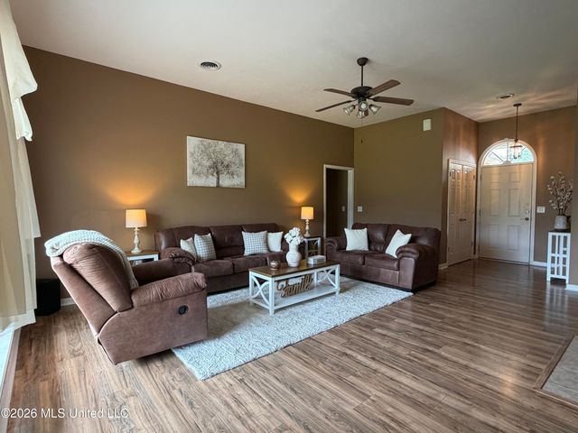105 Edinburgh Lane, Clinton, MS 39056