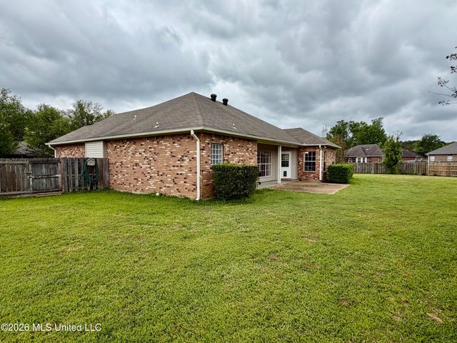 105 Edinburgh Lane, Clinton, MS 39056
