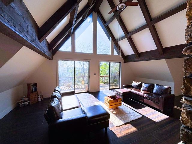 9 Uno Circle, Cherokee Village, AR 72529