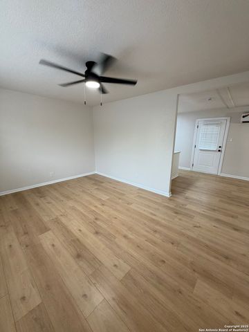 123 Moss Valley, San Antonio, TX 78227