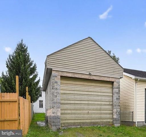 45 W DAHLGREN ST, Greencastle, PA 17225