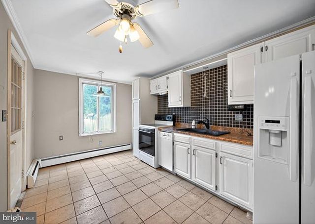 45 W DAHLGREN ST, Greencastle, PA 17225