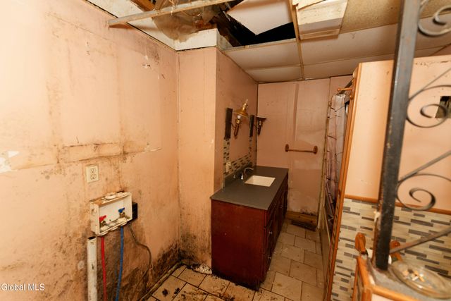 175 Congress Street, Cohoes, NY 12047