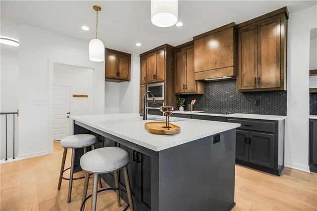 16553 S Stagecoach Street, Olathe, KS 66062