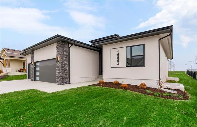 16553 S Stagecoach Street, Olathe, KS 66062