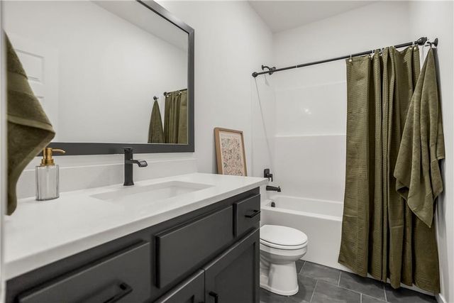 16553 S Stagecoach Street, Olathe, KS 66062