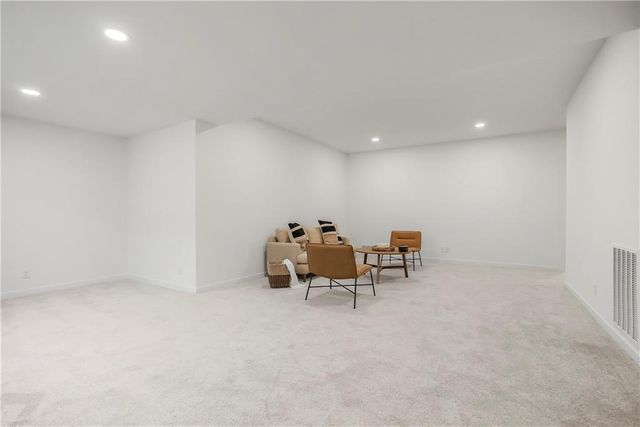 16553 S Stagecoach Street, Olathe, KS 66062