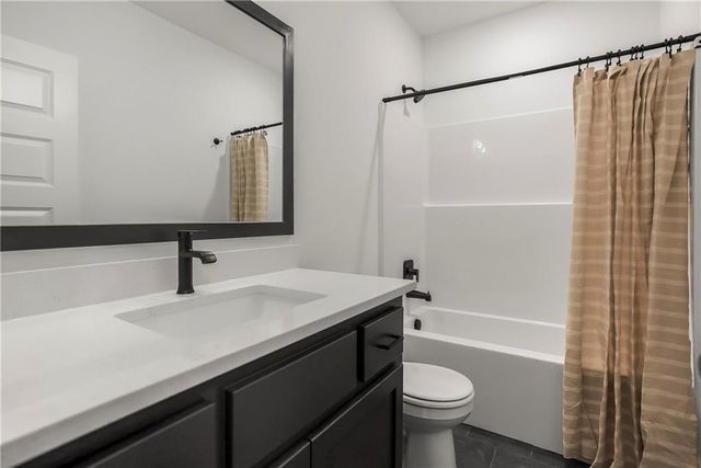 16553 S Stagecoach Street, Olathe, KS 66062