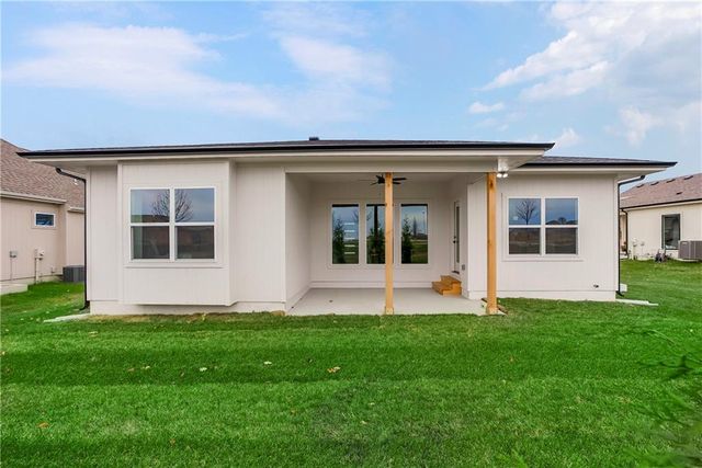 16553 S Stagecoach Street, Olathe, KS 66062