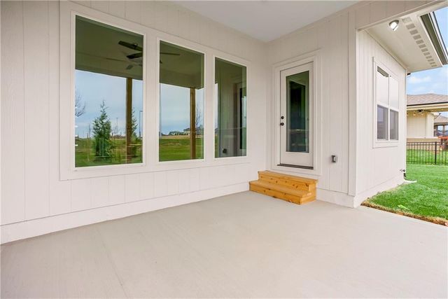 16553 S Stagecoach Street, Olathe, KS 66062