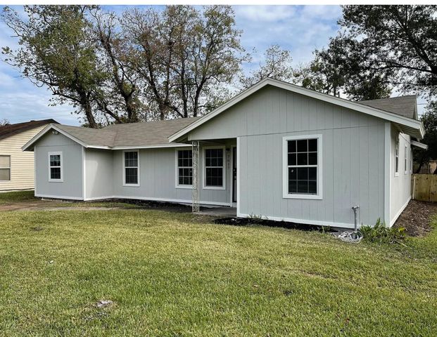 7617 Jutland Road, Houston, TX 77033