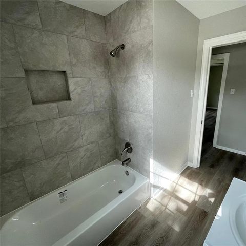 7617 Jutland Road, Houston, TX 77033