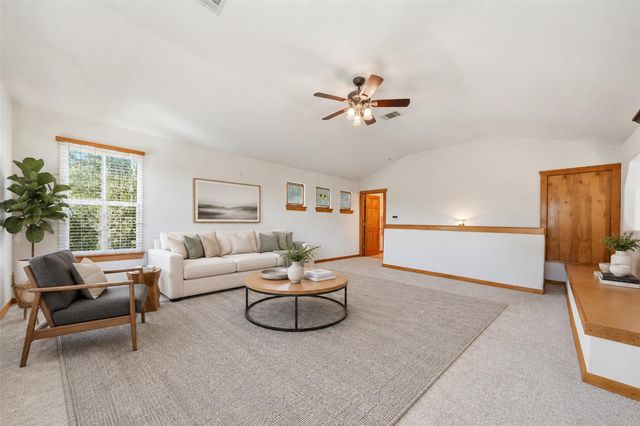 601 Echo DR, Spicewood, TX 78669