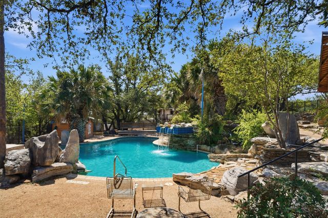 601 Echo DR, Spicewood, TX 78669