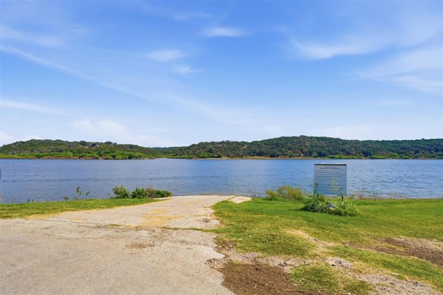 601 Echo DR, Spicewood, TX 78669