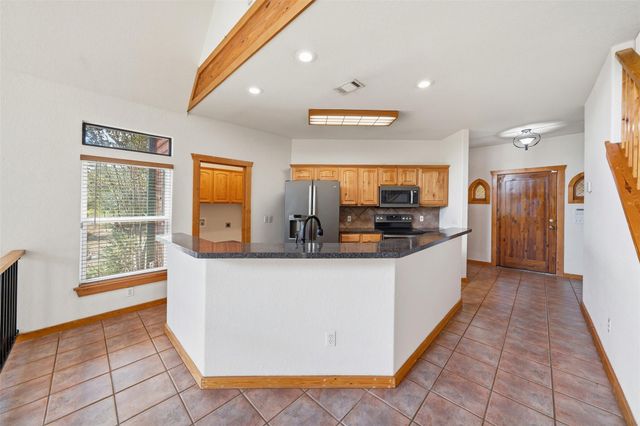 601 Echo DR, Spicewood, TX 78669