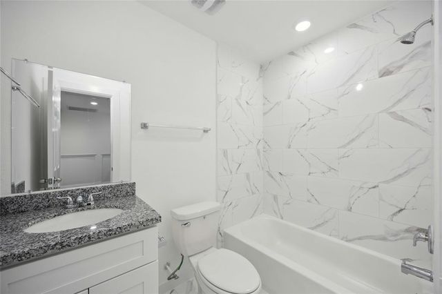 1056 North Ln A, Houston, TX 77088