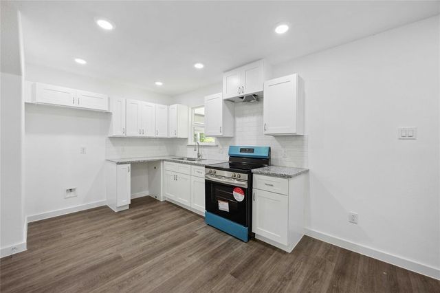 1056 North Ln A, Houston, TX 77088