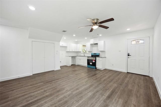 1056 North Ln A, Houston, TX 77088