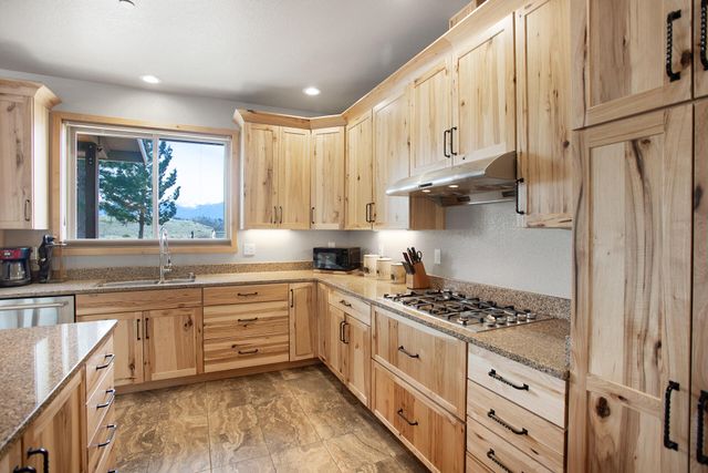 5425 Muskrat Road, Weed, CA 96094