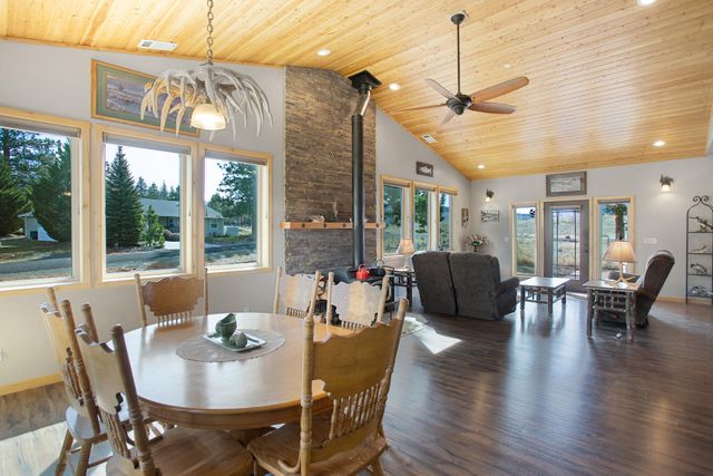 5425 Muskrat Road, Weed, CA 96094