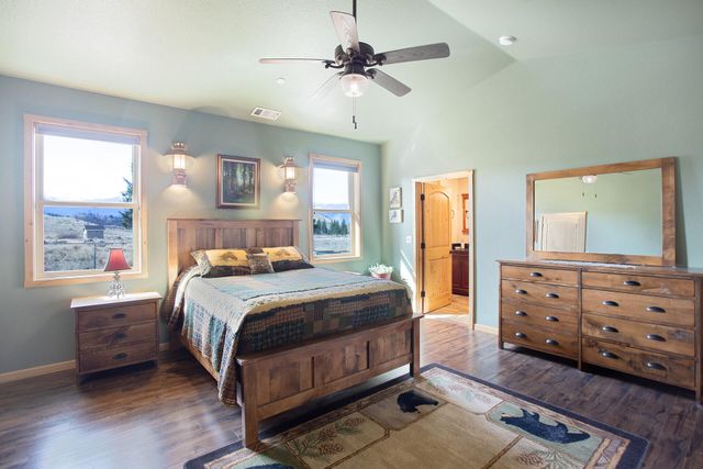 5425 Muskrat Road, Weed, CA 96094