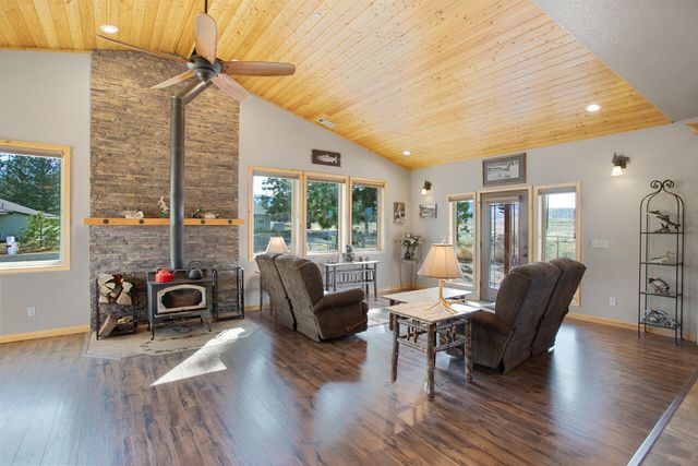 5425 Muskrat Road, Weed, CA 96094