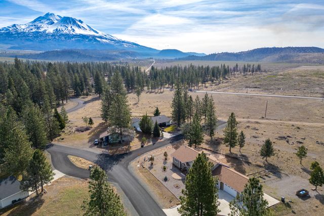 5425 Muskrat Road, Weed, CA 96094