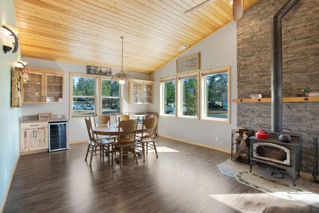 5425 Muskrat Road, Weed, CA 96094