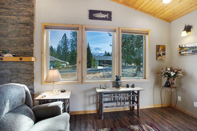 5425 Muskrat Road, Weed, CA 96094