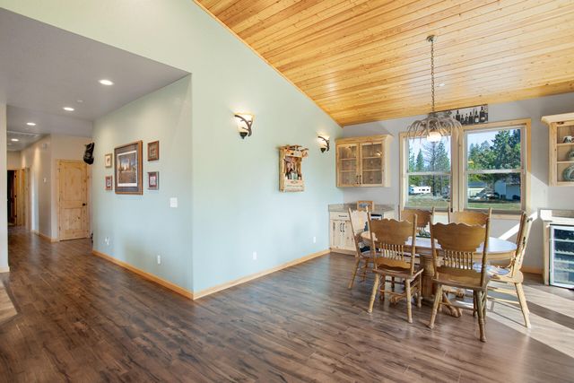 5425 Muskrat Road, Weed, CA 96094