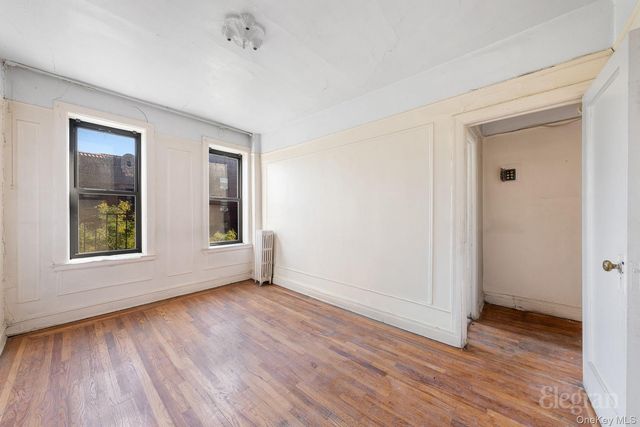 37-16 83 4B, Jackson Heights, NY 11372