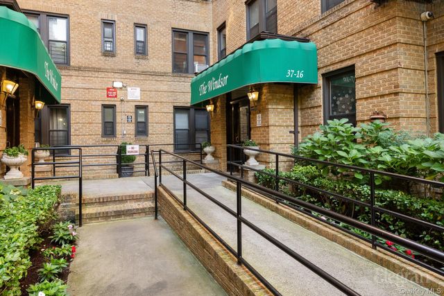 37-16 83 4B, Jackson Heights, NY 11372