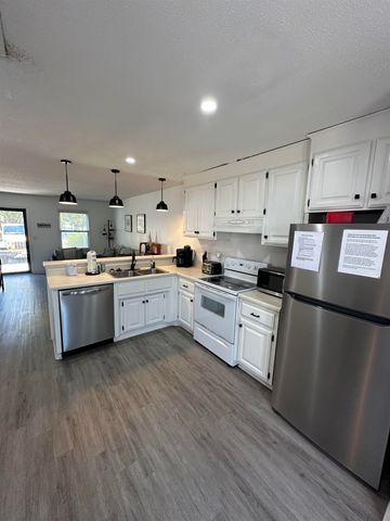 100 Ye Olde Kings Hwy Apt R, North Myrtle Beach, SC 29582