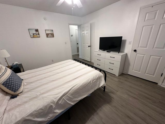 100 Ye Olde Kings Hwy Apt R, North Myrtle Beach, SC 29582