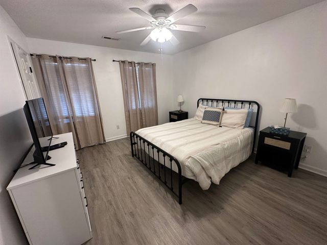 100 Ye Olde Kings Hwy Apt R, North Myrtle Beach, SC 29582
