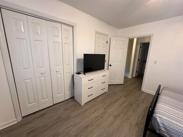 100 Ye Olde Kings Hwy Apt R, North Myrtle Beach, SC 29582
